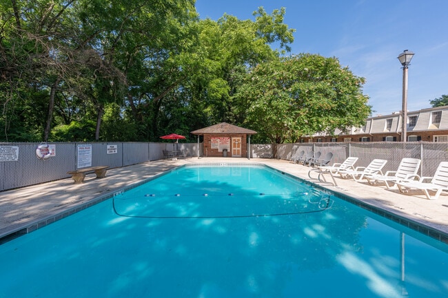 Royal Springs Apartments in Athens, GA - Building Photo - Other