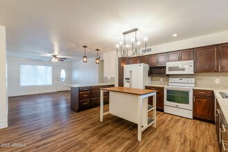 3521 W Detroit St in Chandler, AZ - Building Photo - Building Photo