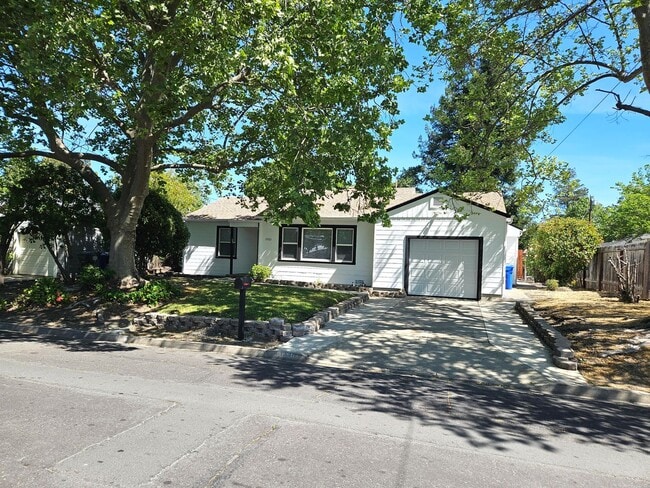 property at 1880 San Vincente Dr