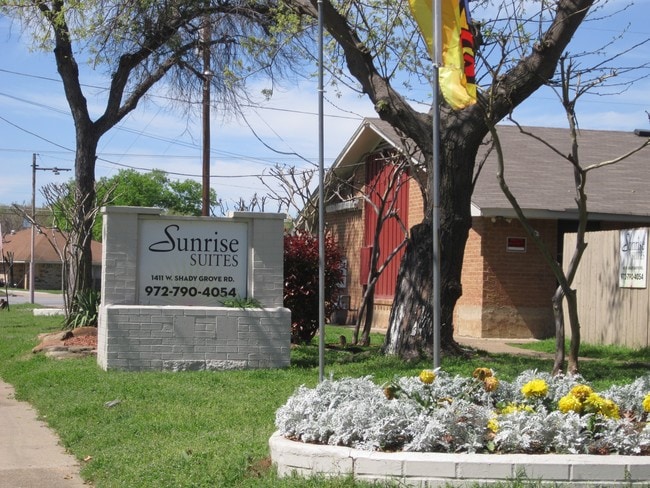 Sunrise Suites in Irving, TX - Building Photo - Building Photo