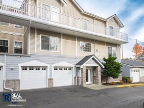 14110 SE 171st Way in Renton, WA - Foto de edificio - Building Photo