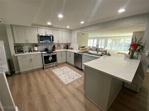 3011 Burton Ave in Las Vegas, NV - Building Photo - Building Photo