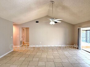 1412 High Knoll Dr in Brandon, FL - Building Photo - Building Photo