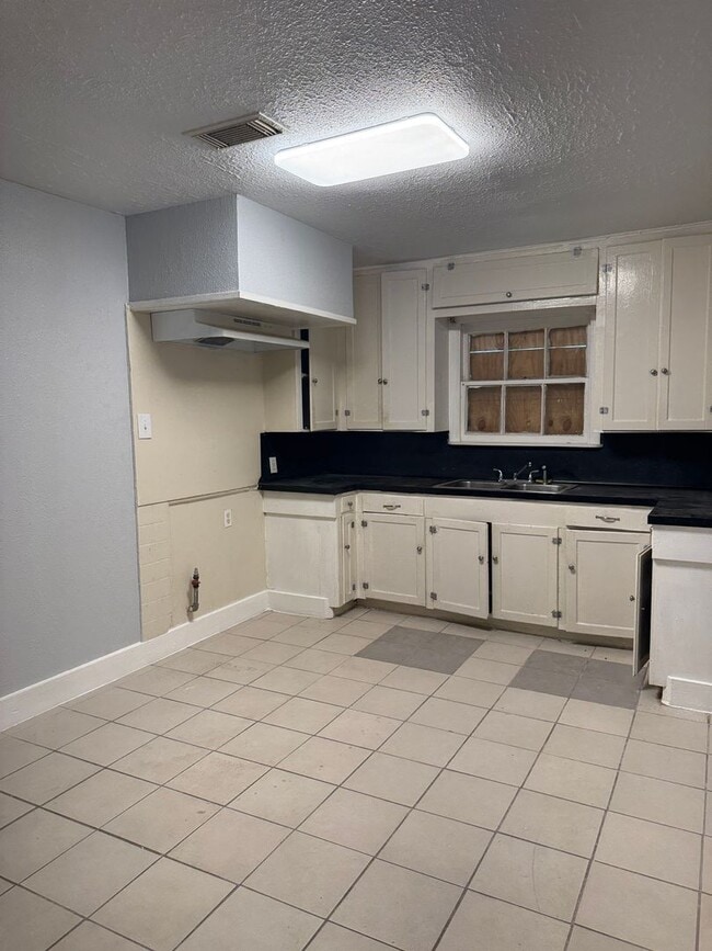 property at 5042 Ventura Ln