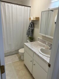 232 Auburn Dr photo'