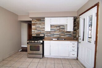 937 Grand Ave in Cincinnati, OH - Building Photo - Building Photo