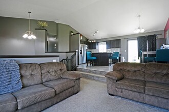 802 Griffing Park Rd in Buffalo, MN - Building Photo - Building Photo