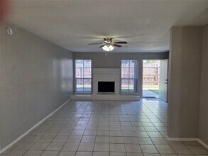 11517 S Kirkwood Rd in Stafford, TX - Building Photo - Building Photo