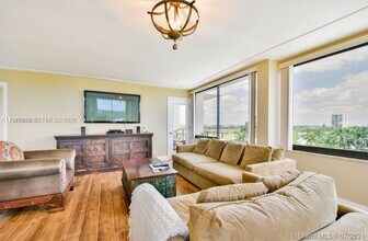 1500 Presidential Way in West Palm Beach, FL - Building Photo - Building Photo