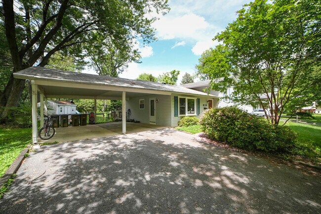 910 Lincoln St in Rockville, MD - Building Photo - Building Photo