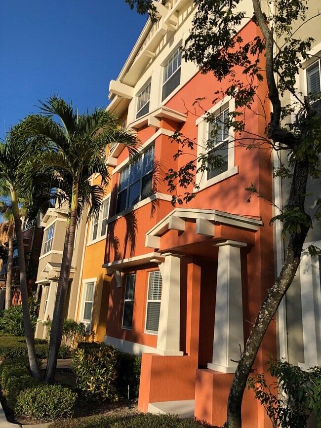 609 Amador Ln-Unit -3 in West Palm Beach, FL - Foto de edificio - Building Photo