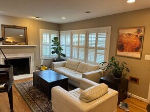 5966 11th Ave in Sacramento, CA - Building Photo - Building Photo