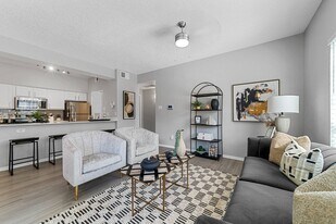 Veridian Place in Dallas, TX - Building Photo