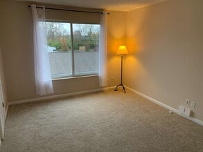 533 Aspen Glen Dr, Unit 311 in Cincinnati, OH - Building Photo - Building Photo