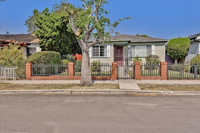 3532 Maplewood Ave in Los Angeles, CA - Building Photo - Building Photo