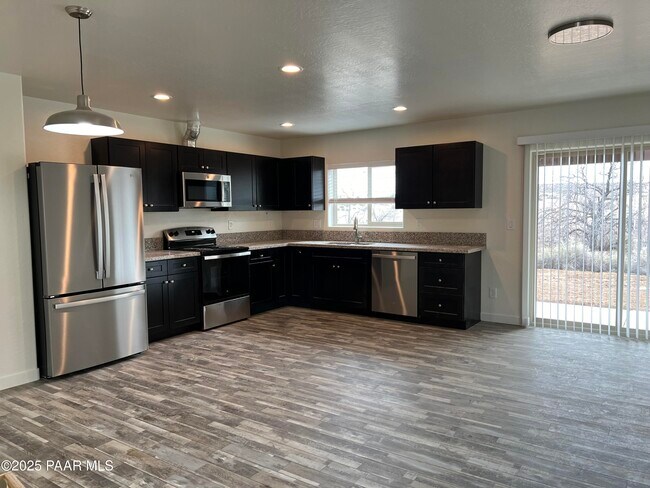 10585 Manzanita Trail in Dewey, AZ - Building Photo - Building Photo