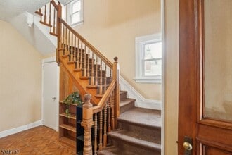 44 Elm St in Montclair, NJ - Building Photo - Building Photo