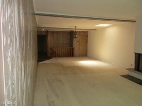 2869 Charing Rd in Columbus, OH - Building Photo - Building Photo