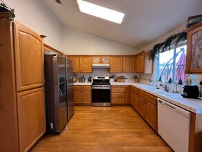 104 Galston Ct in Roseville, CA - Building Photo - Building Photo