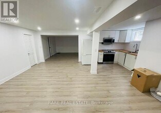 208 Willowbrook Rd in Markham, ON - Building Photo - Building Photo