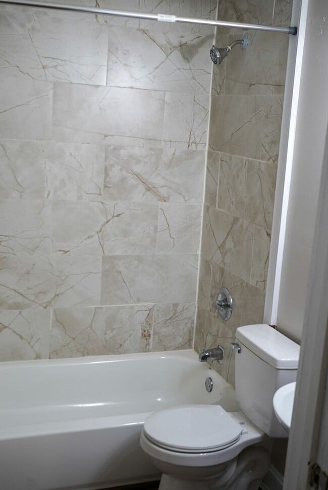 545 S Green St in Statesville, NC - Foto de edificio - Building Photo