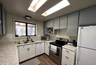 14575 Crossroads Loop in Sisters, OR - Building Photo - Building Photo