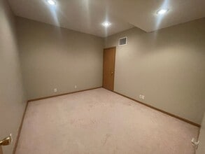 13606 S 29th Cir in Bellevue, NE - Building Photo - Building Photo