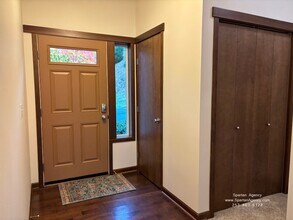 10801 171st Ave E in Lake Tapps, WA - Building Photo - Building Photo