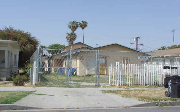 227 W 78th St in Los Angeles, CA - Building Photo