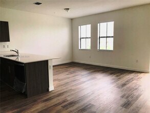 15600 SW 136th St in Miami, FL - Building Photo - Building Photo