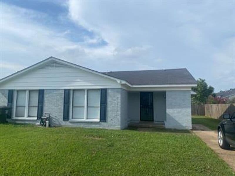 4498 Wooddale Ave in Memphis, TN - Building Photo