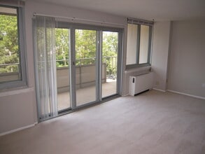 12900 Lake Ave, Unit 518 in Lakewood, OH - Building Photo - Building Photo