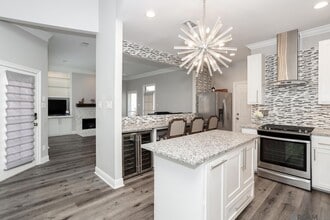5140 Summa Ct in Baton Rouge, LA - Building Photo - Building Photo