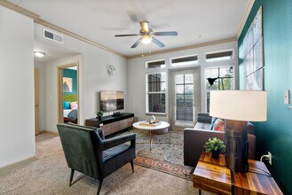 6500 Champion Grandview Way in Austin, TX - Building Photo - Building Photo