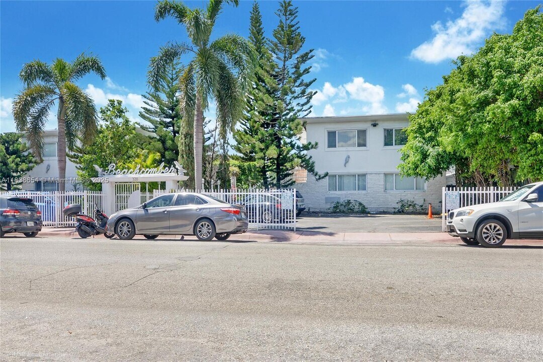 320 85th St in Miami Beach, FL - Building Photo