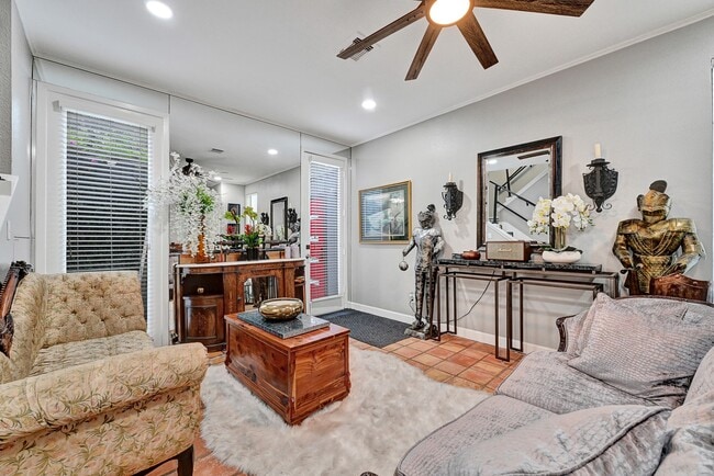 property at 2100 Commonwealth St