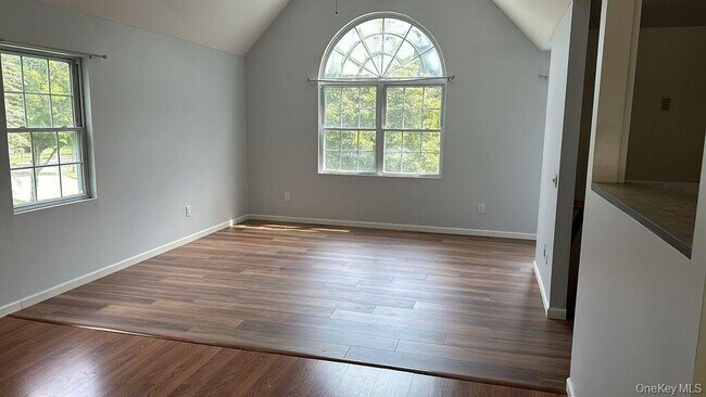 property at 122 Gannet Dr