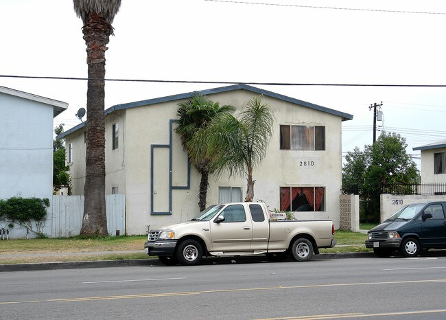 2610 Mcfadden Ave in Santa Ana, CA - Building Photo - Building Photo