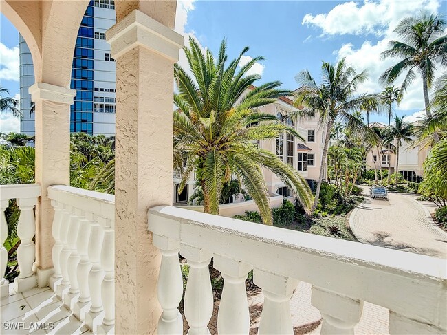 property at 21 Casa Mar Ln