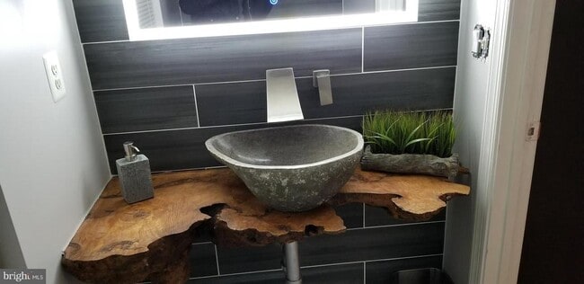 property at 8233 Lyndhurst St