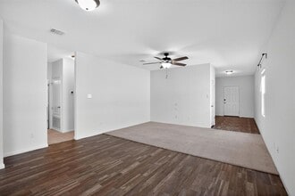 150 Woodpecker Run in Jarrell, TX - Building Photo - Building Photo