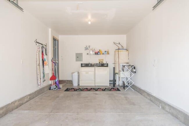 563 Primrose Dr in Central Point, OR - Foto de edificio - Building Photo