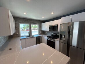 3804 Marron St in San Diego, CA - Building Photo - Building Photo