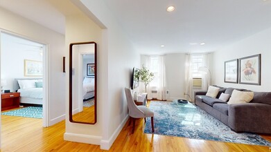 1 Lanark Rd, Unit 6 in Brookline, MA - Building Photo - Building Photo