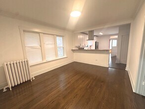 5814 N Campbell Ave in Chicago, IL - Building Photo - Building Photo