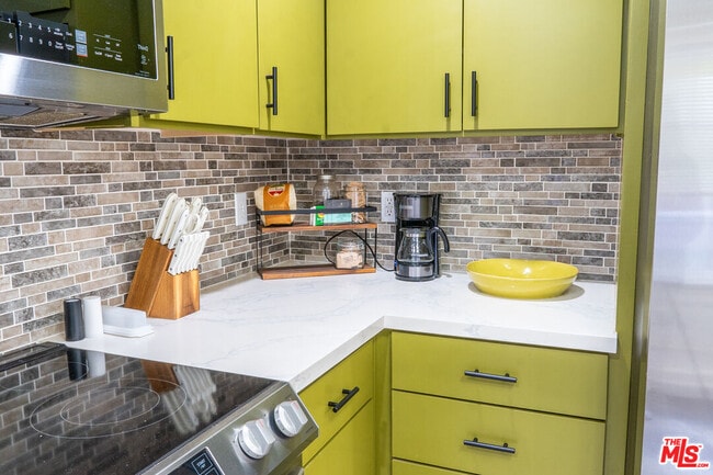348 Laveta Terrace in Los Angeles, CA - Building Photo - Building Photo