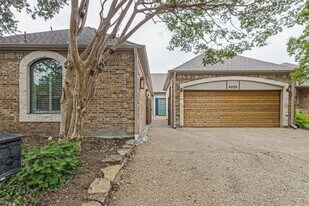 6030 Steamboat Dr in Dallas, TX - Building Photo