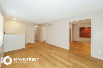 12008 E 54th Terrace in Kansas City, MO - Building Photo - Building Photo