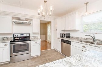 5900 Durbridge Dr in New Orleans, LA - Building Photo - Building Photo