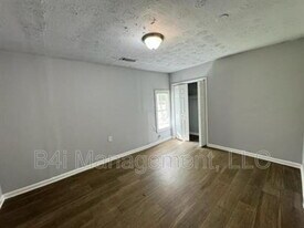 9 Sutton Rd in Cedartown, GA - Building Photo